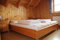 4 Schlafzimmer mit Doppelbetten